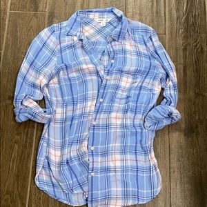 Light weight plaid button up